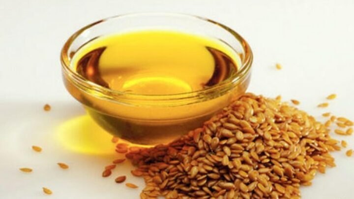 Gambar 1 - Flaxseed oil adalah minyak biji rami